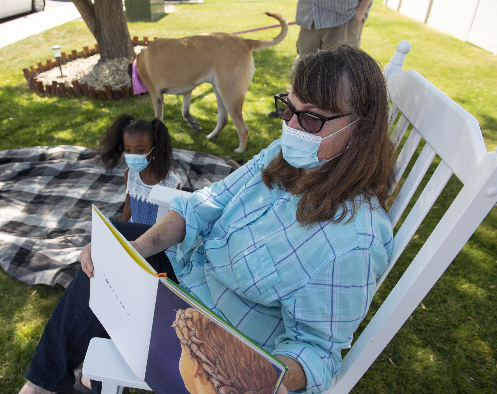 Neighborhood reading